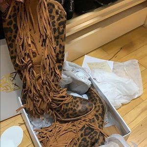 Leopard fringe boots